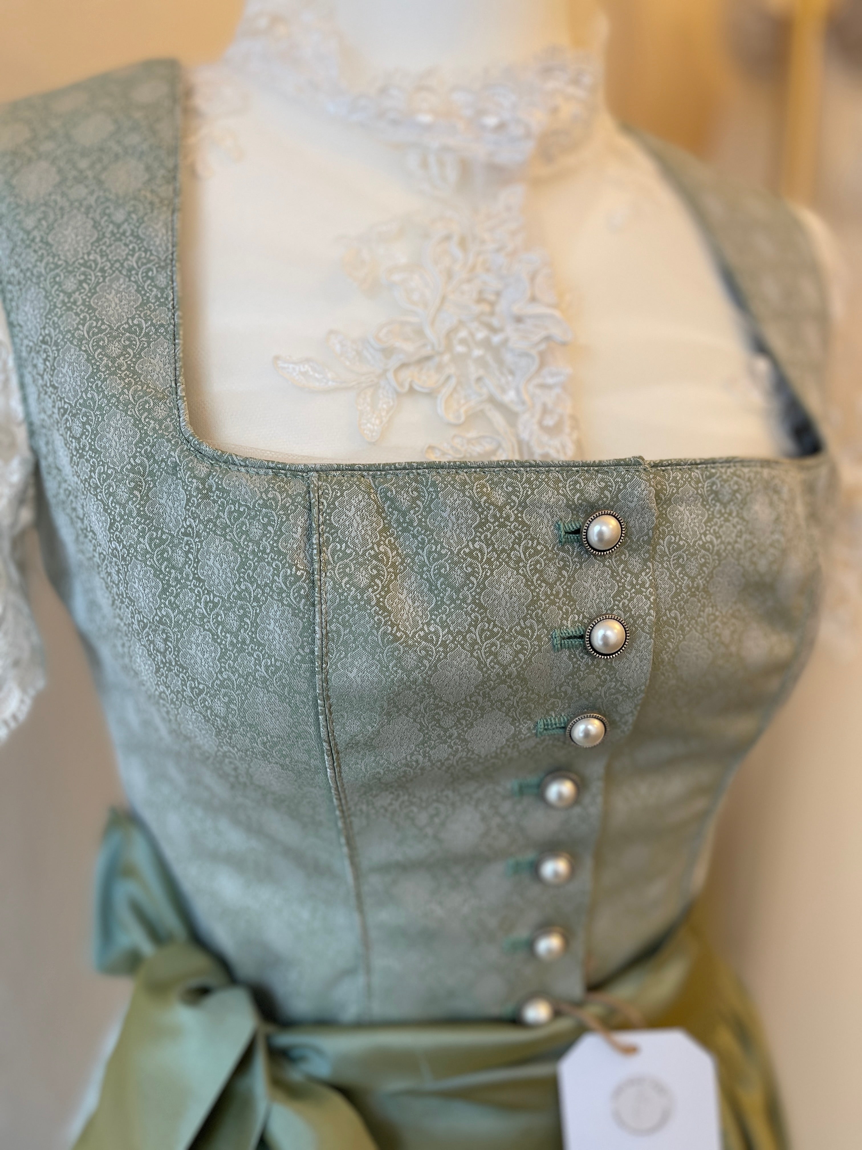 Jacquard-Dirndl grün