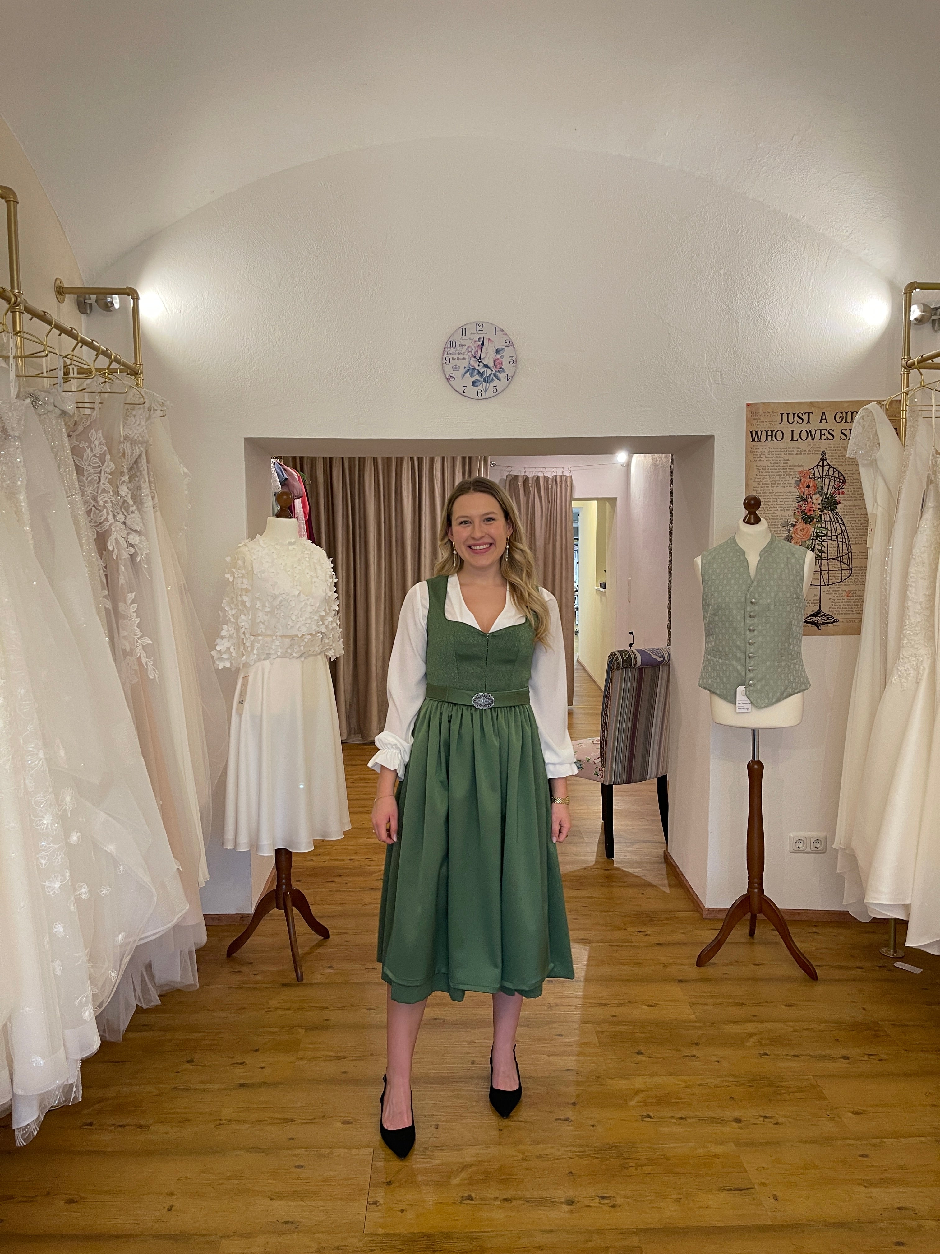 Dirndl "traditionell" grün Gr. 38
