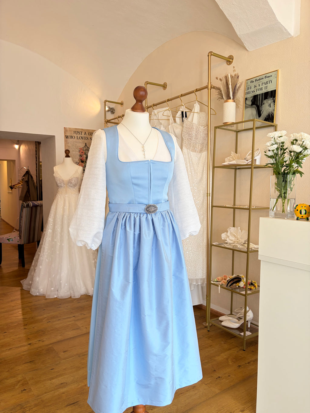 Dirndl hellblau Gr. 38