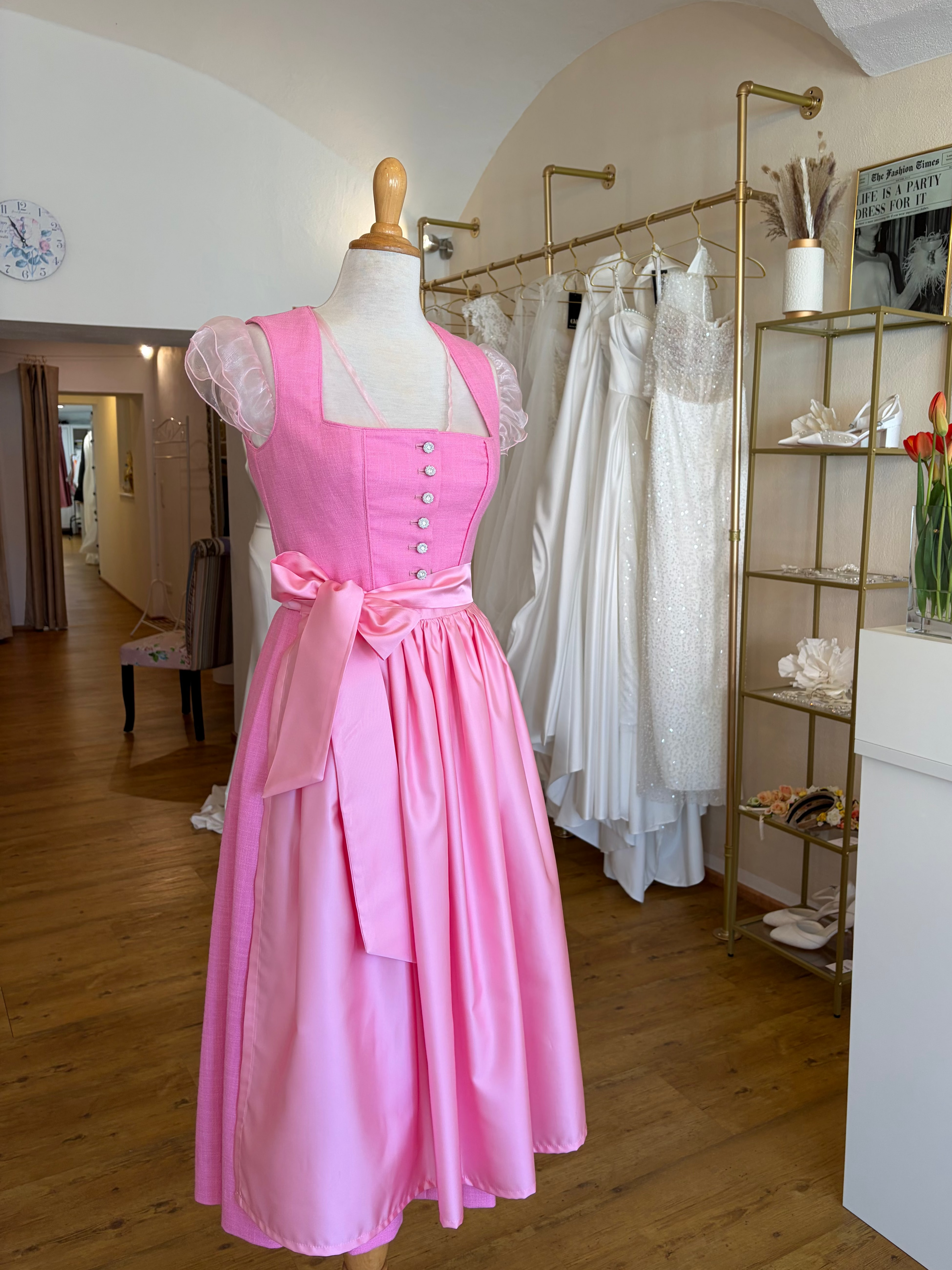 Leinendirndl "Barbie" mit Flügelärmelbluse Gr. 38