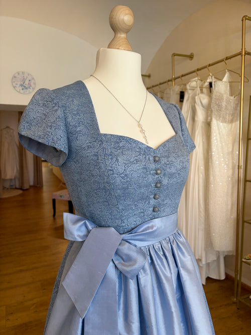 Dirndl blau mit Ärmel Gr. 40