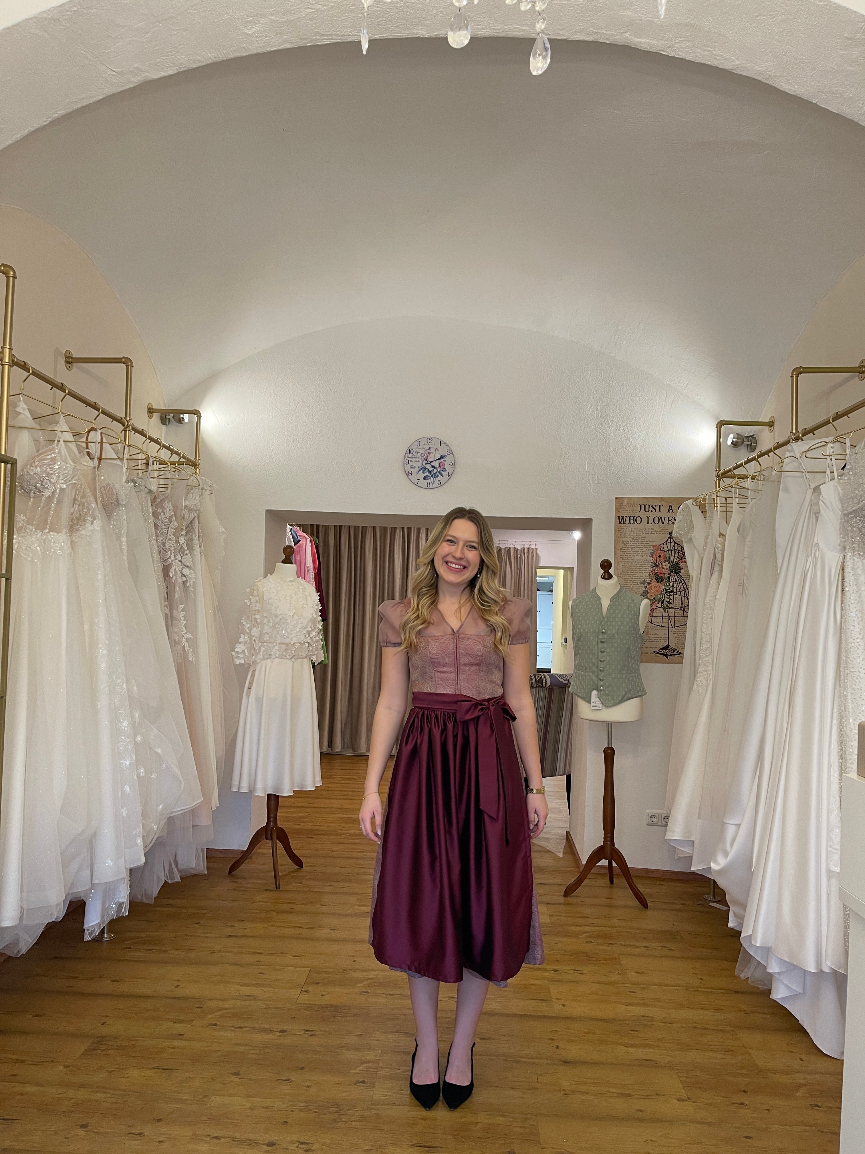 Dirndl "Beere" Gr. 38 mit Puffärmelbluse